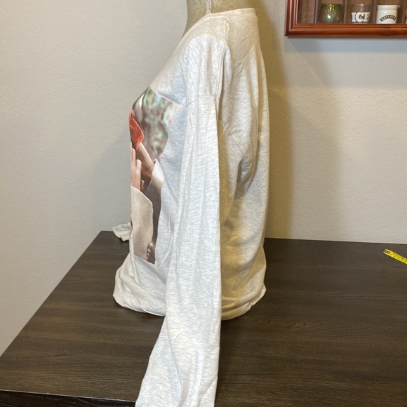 Taylor Swift Taylor’s Version Red Album Cover Heather Gray T-Shirt - Picture 3 of 8